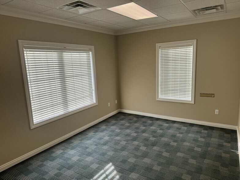 More Photos Of 20844 Harper Ave, Harper Woods Office For Sale