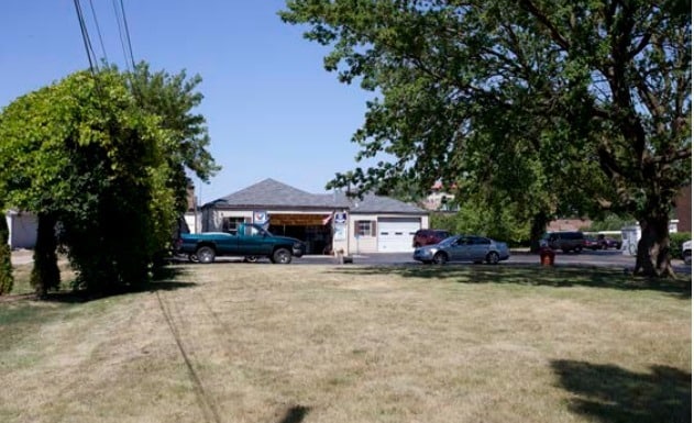 More Photos Of 528 N Milwaukee Ave, Wheeling Auto Repair For Lease