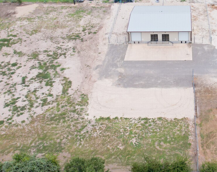 More Photos Of 2550 County Road 279, Leander Freestanding For Lease