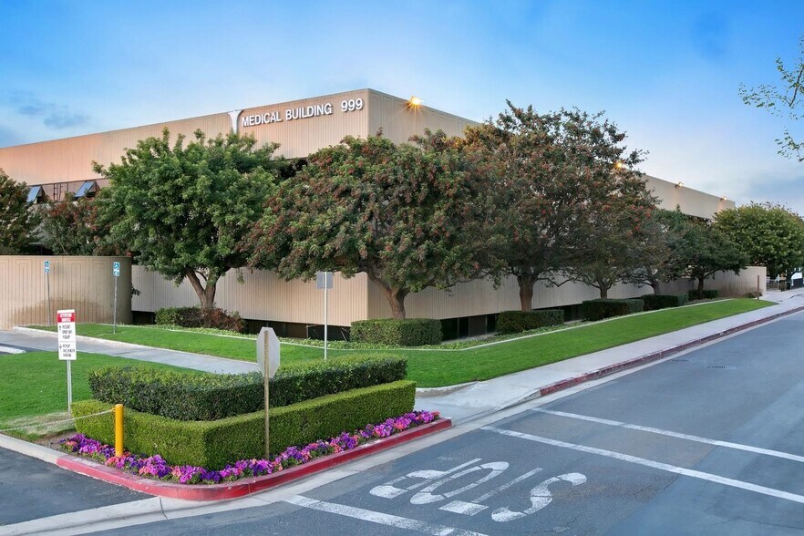 More Photos Of 999 N Tustin Ave, Santa Ana Medical For Sale