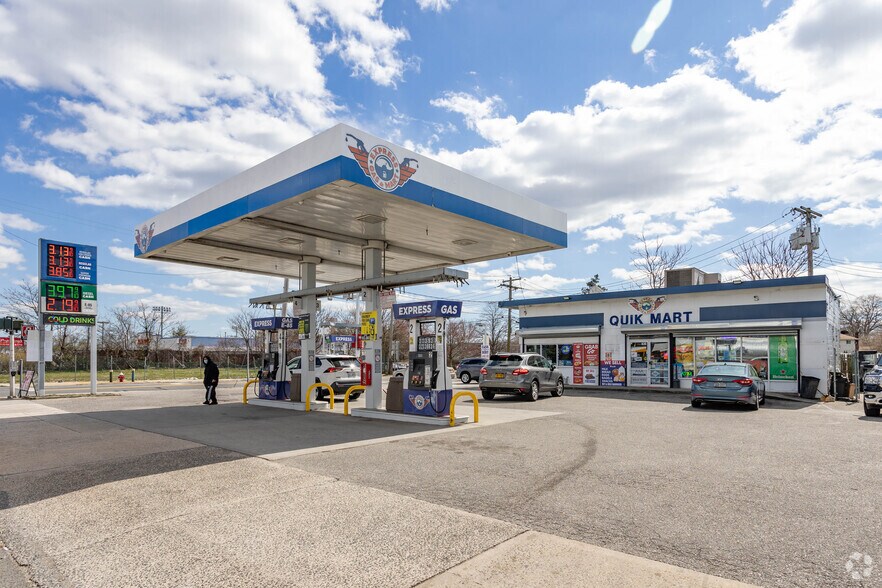 More Photos Of 820 Sunrise Hwy, Baldwin Service Station For Sale