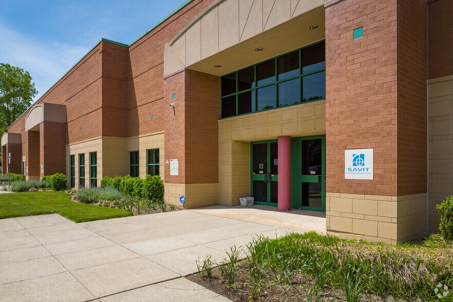 More Photos Of 400 Commons Way, Rockaway Light Distribution For Lease