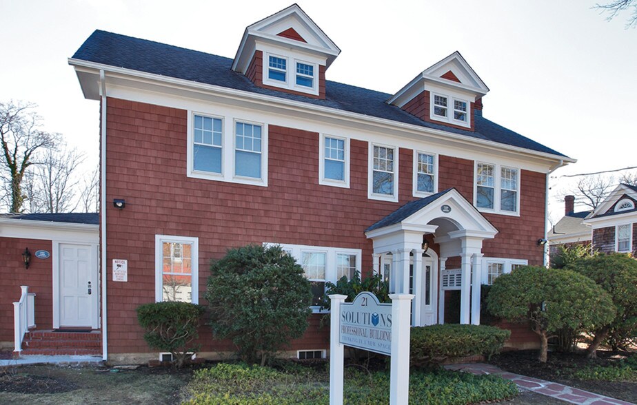 More Photos Of 21 E 2nd St, Riverhead Medical For Lease