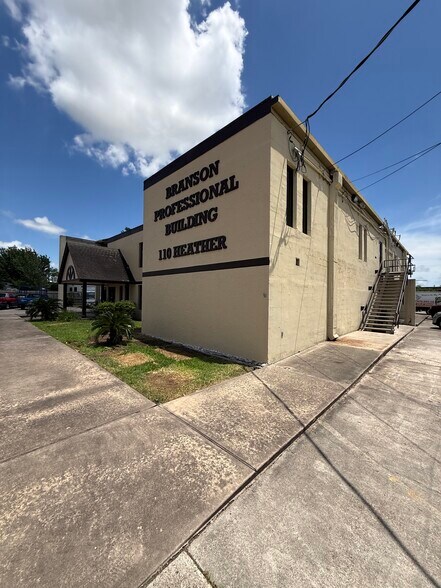 Primary Photo Of 110 Heather Ln, Lake Jackson Industrial For Sale