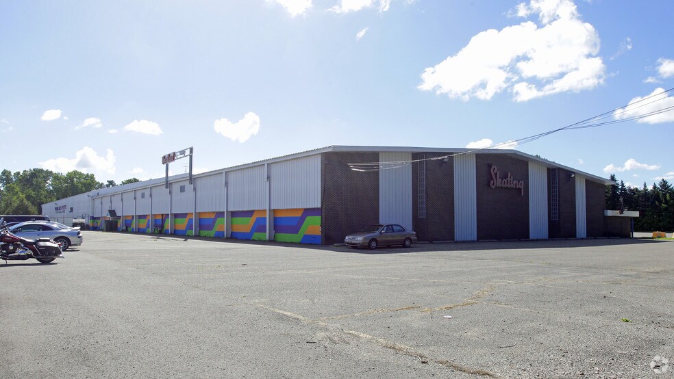 More Photos Of 2100 28th St SE, Grand Rapids Skating Rink For Lease