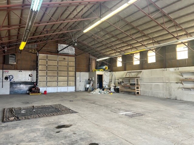 More Photos Of 6626 S Frontage Rd, Billings Flex For Lease