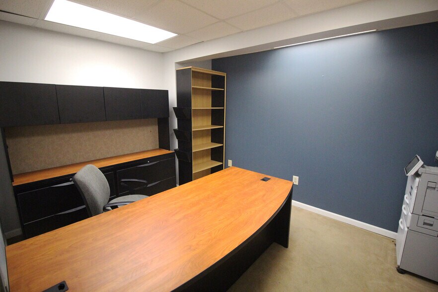 More Photos Of 1200 Leesburg Rd, Fort Wayne Warehouse For Lease