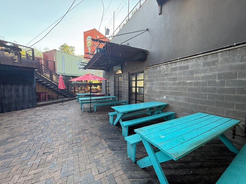 More Photos Of 4935 N Mesa St, El Paso Restaurant For Lease