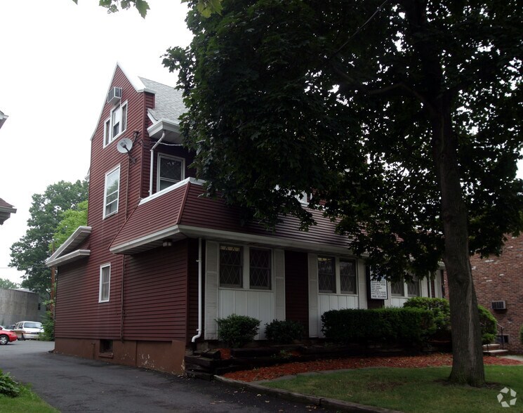 More Photos Of 523 Westfield Ave, Elizabeth Medical For Lease