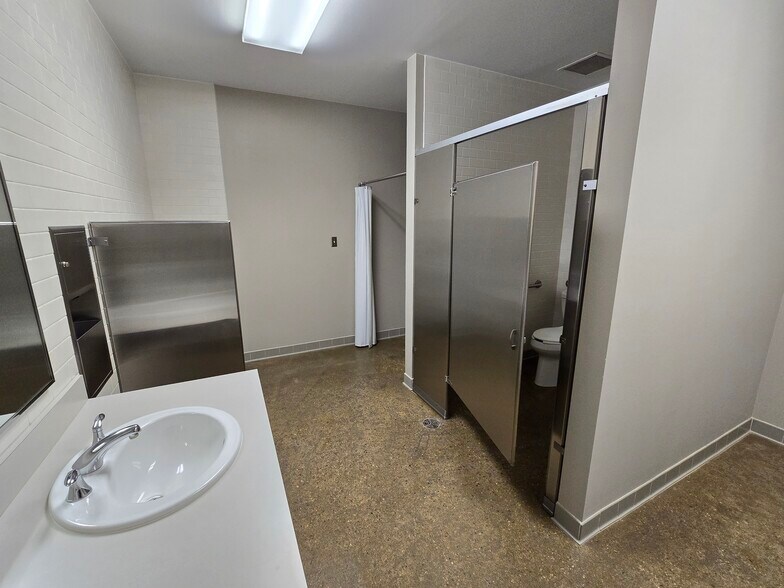 More Photos Of 5486 Airline Dr, Bossier City Office For Sale