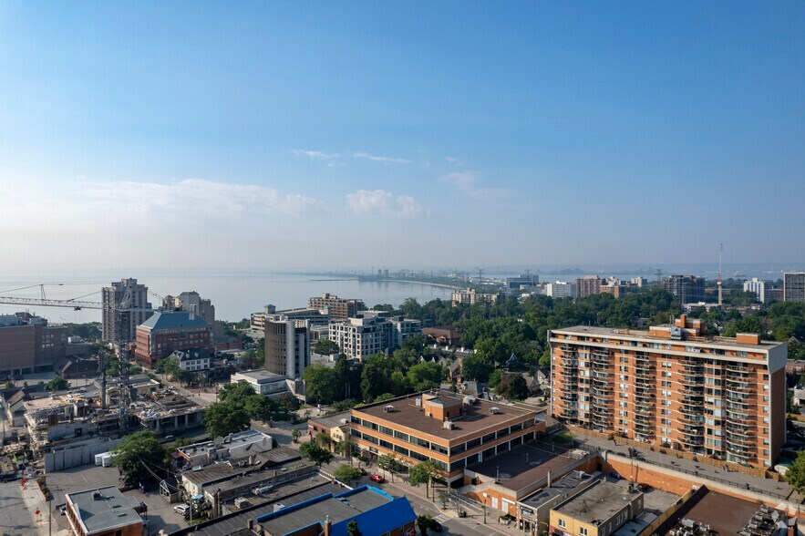 More Photos Of 460 Brant St, Burlington Office For Sale