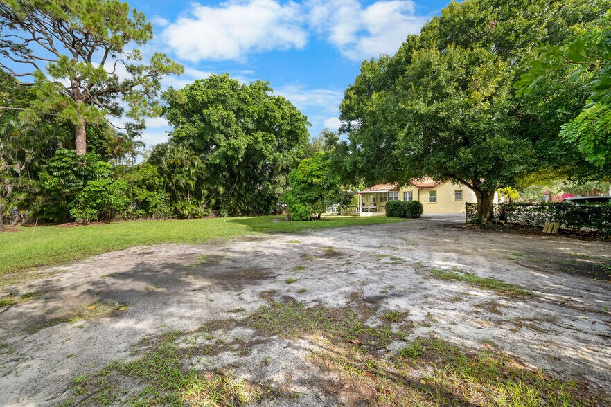 More Photos Of 400 SE Flamingo Ave, Stuart Office Residential For Sale