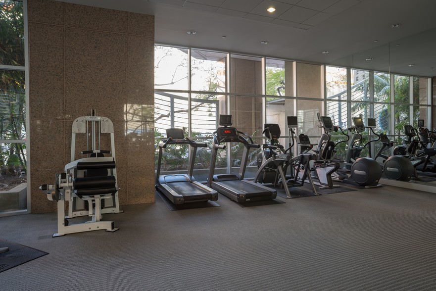 More Photos Of 801 S Grand Ave, Los Angeles Office For Lease