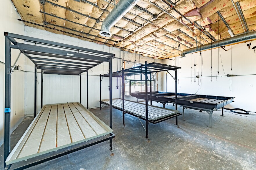 More Photos Of 197 E Jefferson Blvd, Los Angeles Warehouse For Sale