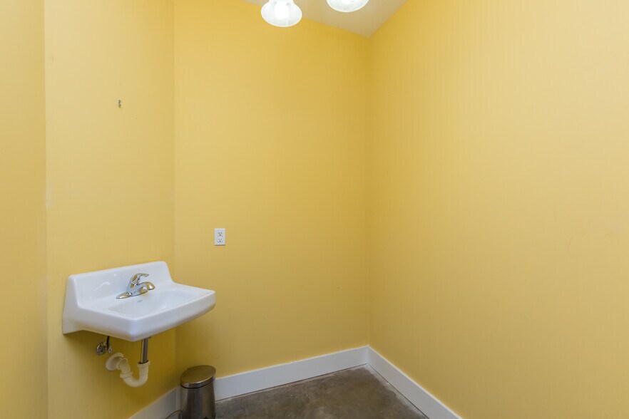 More Photos Of 100 S Greentree Ln, Foley Medical For Sale