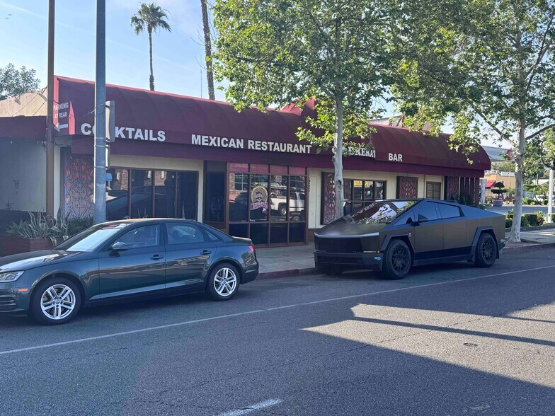 More Photos Of 655 N Lake Ave, Pasadena Restaurant For Lease