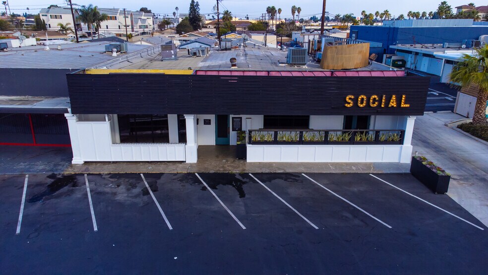 More Photos Of 512 W 19th St, Costa Mesa Restaurant For Sale