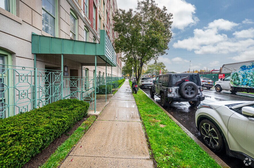 4502 Ditmars Blvd, Astoria, NY 11105 MultiFamily For Lease