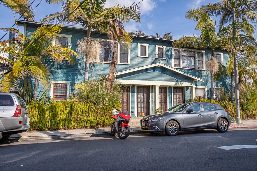 More Photos Of 2008-2020 Strongs Dr, Venice Apartments For Sale