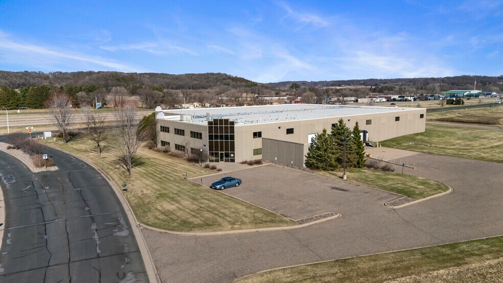 More Photos Of 610 Whitetail Blvd, River Falls Warehouse For Lease