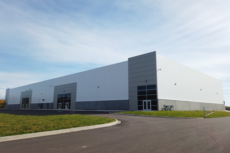 More Photos Of 1275 De L'aviation Av, Dieppe Industrial For Sale