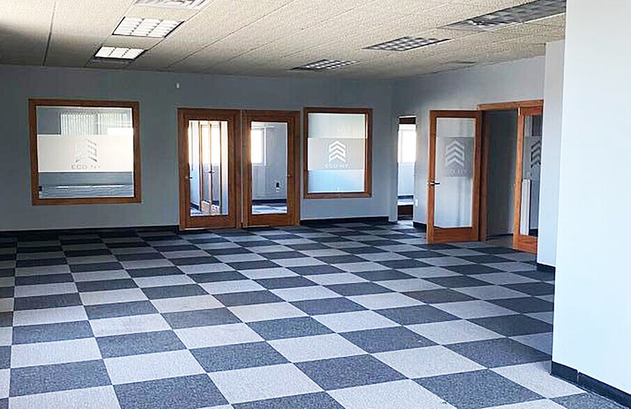 Primary Photo Of 35-12 19th Ave, Astoria Flex For Lease