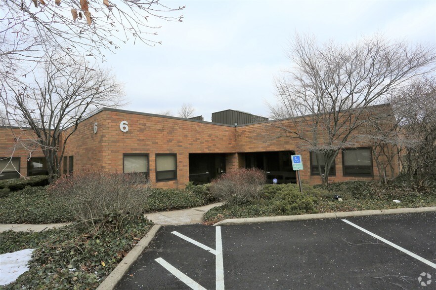 Primary Photo Of 7055 Engle Rd, Middleburg Heights Office For Sale