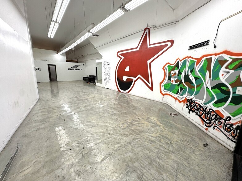 Primary Photo Of 1018-1020 S Los Angeles St, Los Angeles Light Manufacturing For Lease
