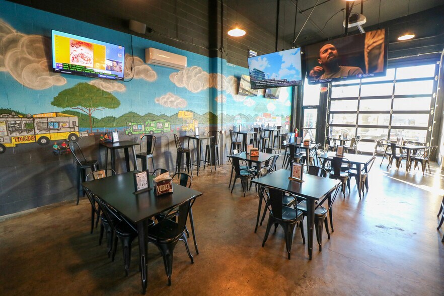 More Photos Of 775 N Front St, Coos Bay Bar For Sale