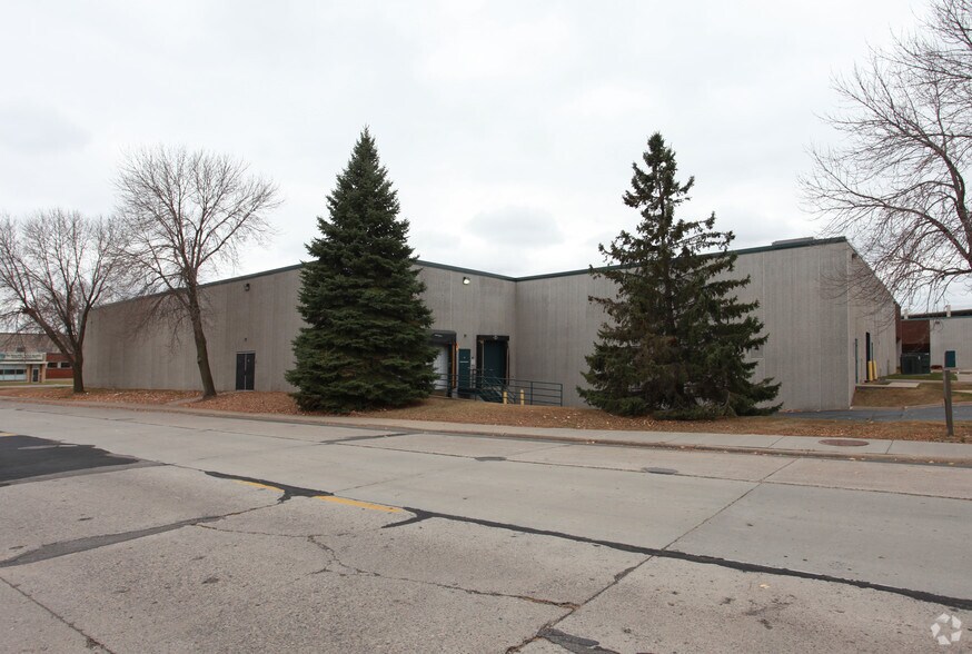 Primary Photo Of 2505 NE Kennedy St, Minneapolis Light Manufacturing For Lease