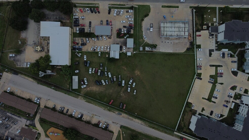 More Photos Of 5919 E Ben White Blvd, Austin Auto Dealership For Sale