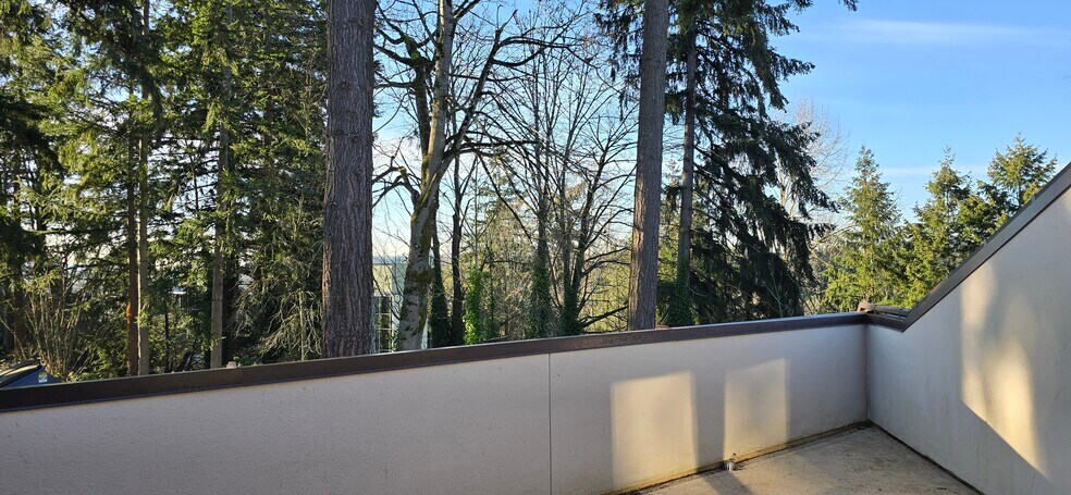 More Photos Of 365 118th Ave SE, Bellevue Office For Sale