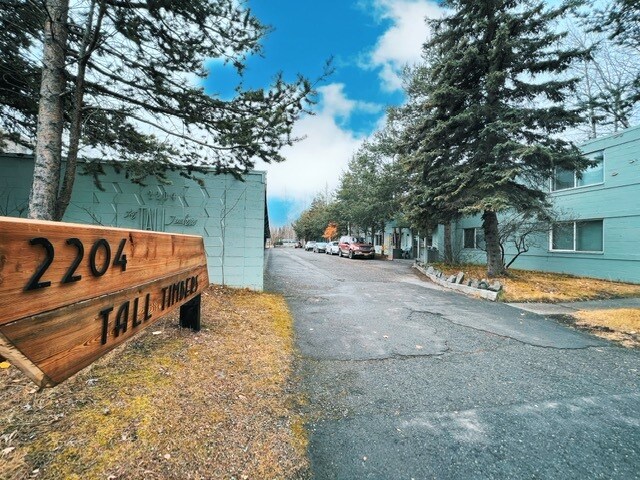 More Photos Of 2204 W Northern Lights Blvd, Anchorage Apartments For Sale