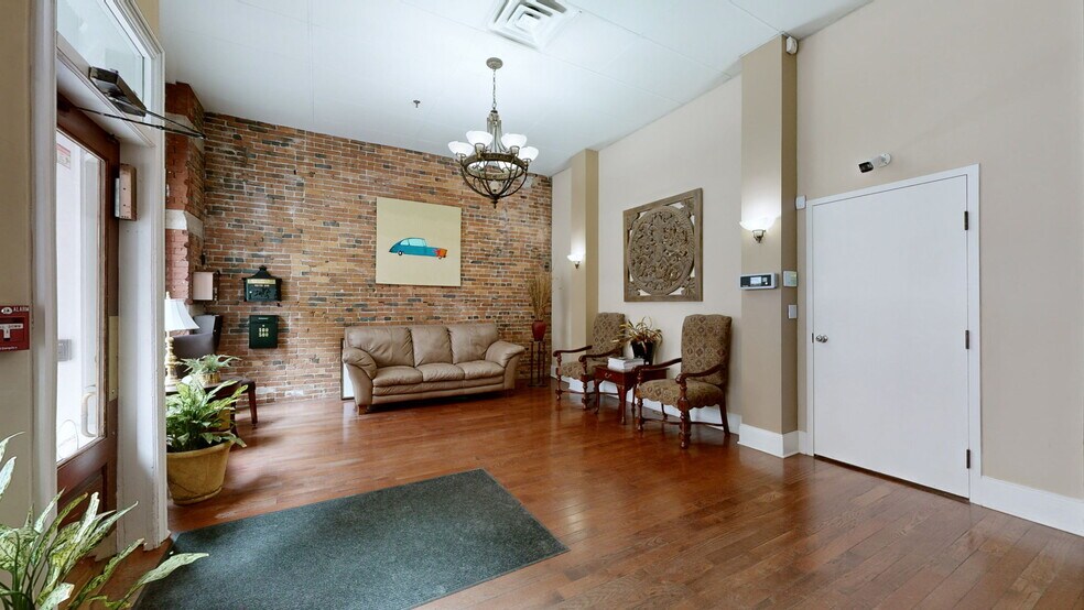 More Photos Of 208 3rd Ave N, Nashville Office For Sale