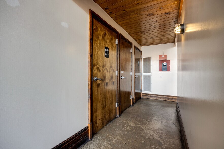 More Photos Of 1437 Market St, Chattanooga Storefront For Lease