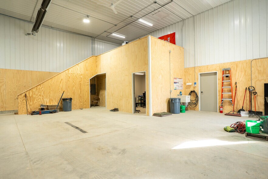 More Photos Of N5550 County Road Z, Onalaska Flex For Sale