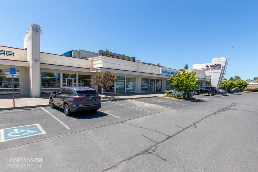 More Photos Of 3835 SW 21st St, Redmond Unknown For Lease