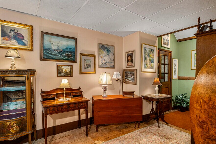 More Photos Of 1041 Reading Ave, Boyertown General Retail For Sale