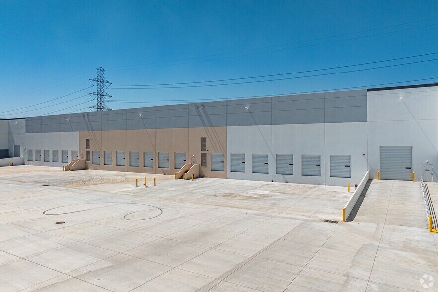 More Photos Of , Eastvale Unknown For Lease