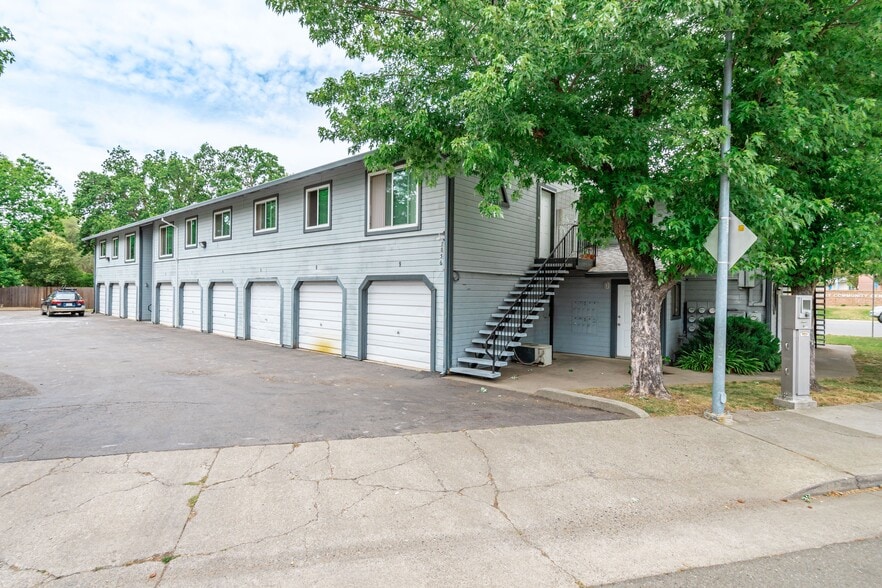 More Photos Of 7856 Old Auburn Rd, Citrus Heights Apartments For Sale