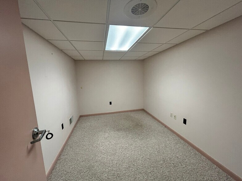 More Photos Of 33 N Brown St, Lewistown Storefront Retail Office For Sale