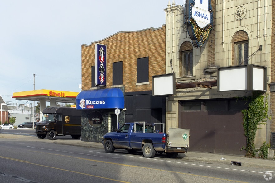 More Photos Of 741 Leonard St NW, Grand Rapids Storefront Retail Residential For Sale