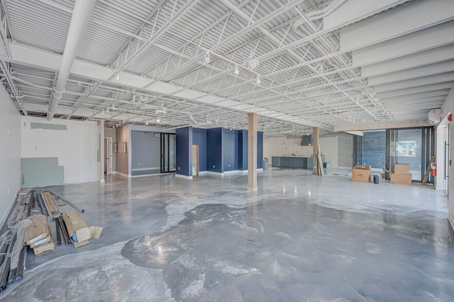 More Photos Of 1161-1165 Estero Blvd, Fort Myers Storefront Retail Residential For Sale