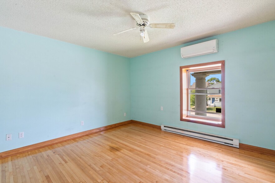 More Photos Of 1304 Hammond Ave, Superior Apartments For Sale