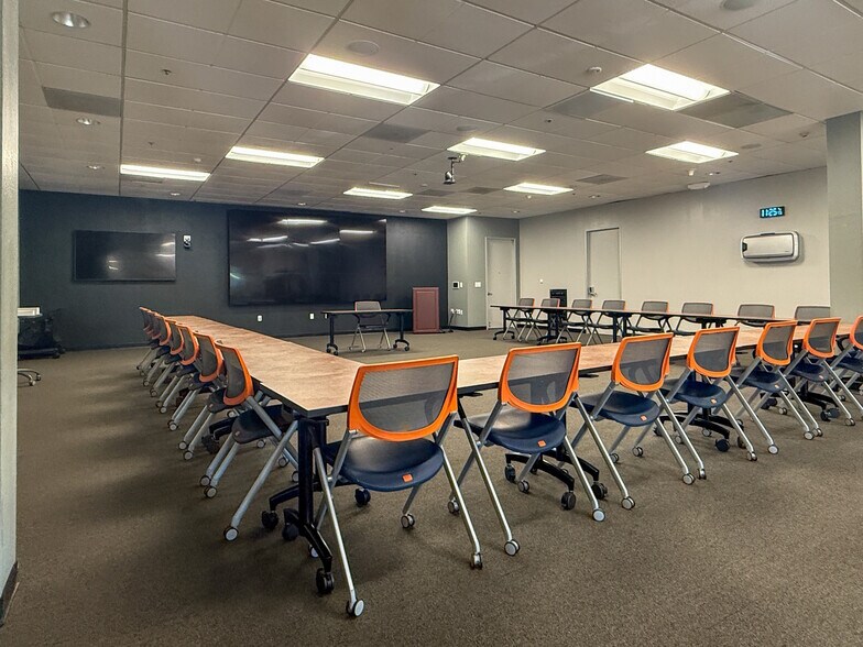 More Photos Of 5956-5964 W Las Positas Blvd, Pleasanton Office For Sale