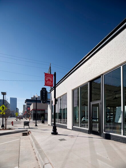 More Photos Of 801 N Broadway Ave, Oklahoma City Storefront Retail Office For Lease