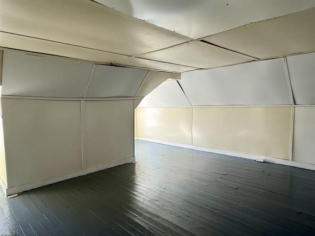 More Photos Of 1005 Locust Ave, Fairmont Specialty For Sale
