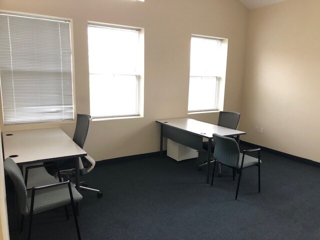 More Photos Of 21155 Whitfield Pl, Sterling Office For Sale