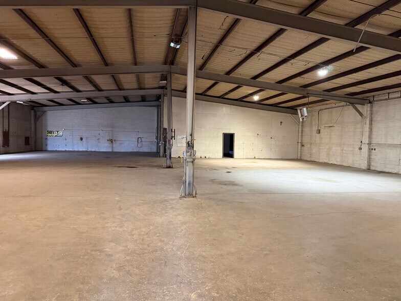 More Photos Of 6400 S Washington St, Amarillo Warehouse For Lease