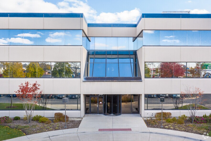 More Photos Of 1530 E Dundee Rd, Palatine Office For Lease